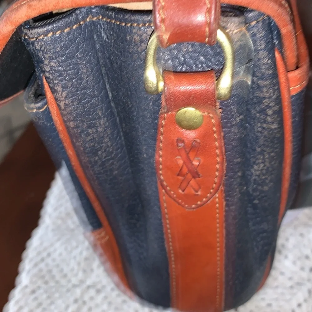Liz Claiborne Leather Shoulder/Crossbody bag - Picture 5 of 14